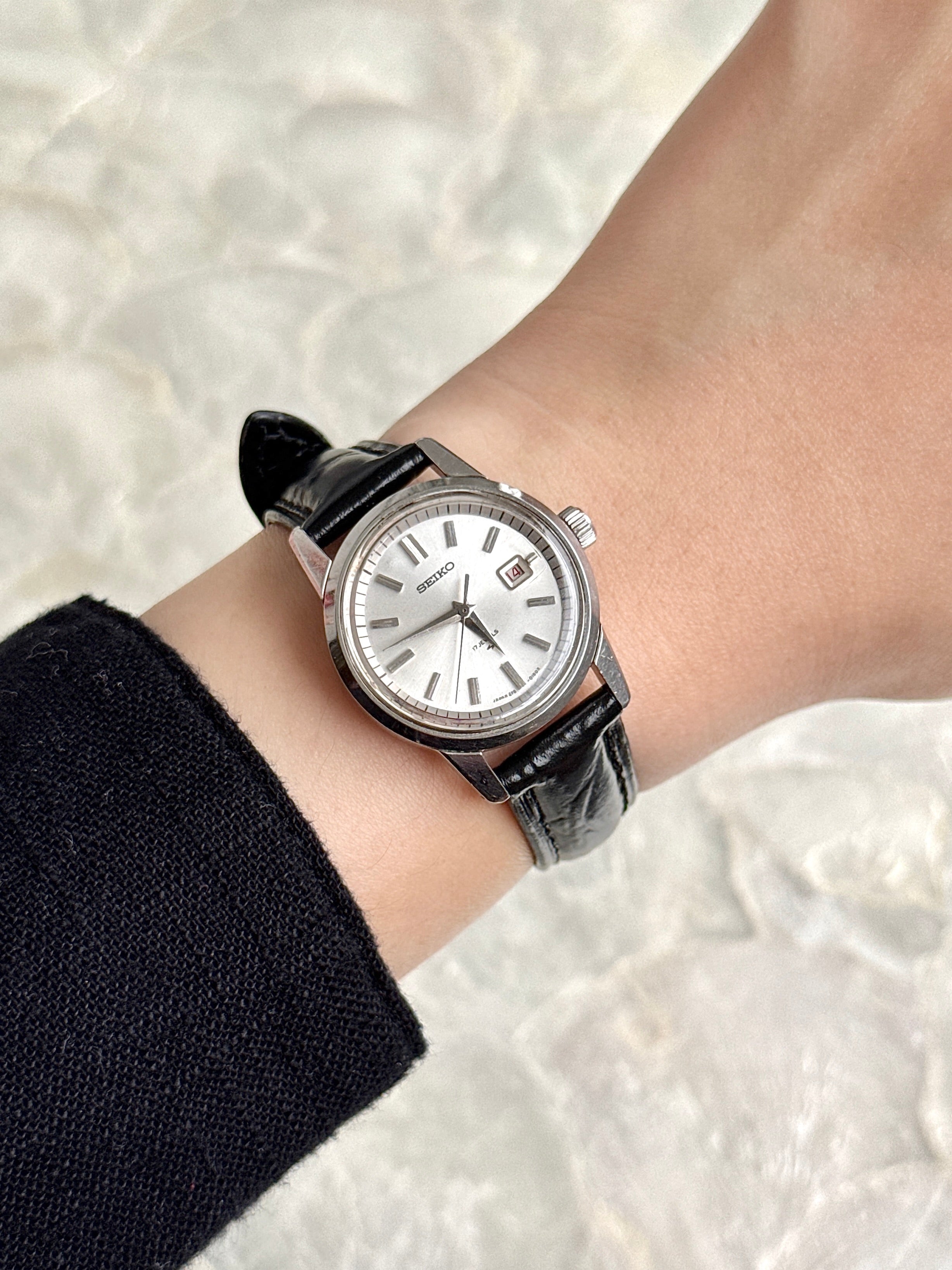 Rare Vintage 1970s Seiko Mechanical Manual Winding 17 Jewels