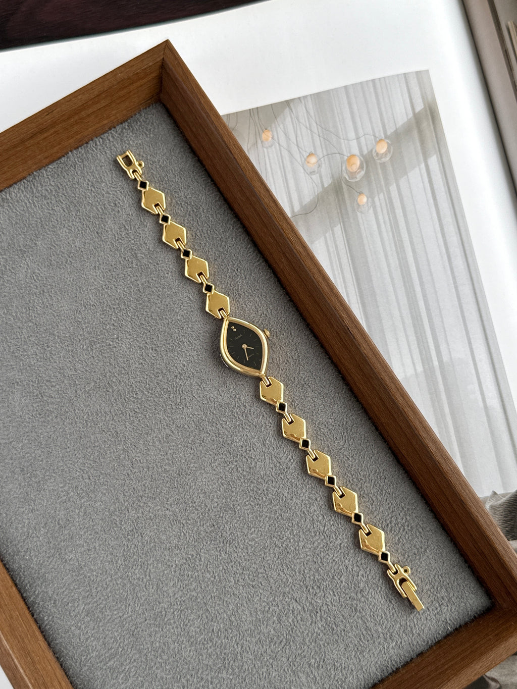 Rare Vintage 1990s ALBA by Seiko Gold Toned ‘Black Diamond’ Bracelet