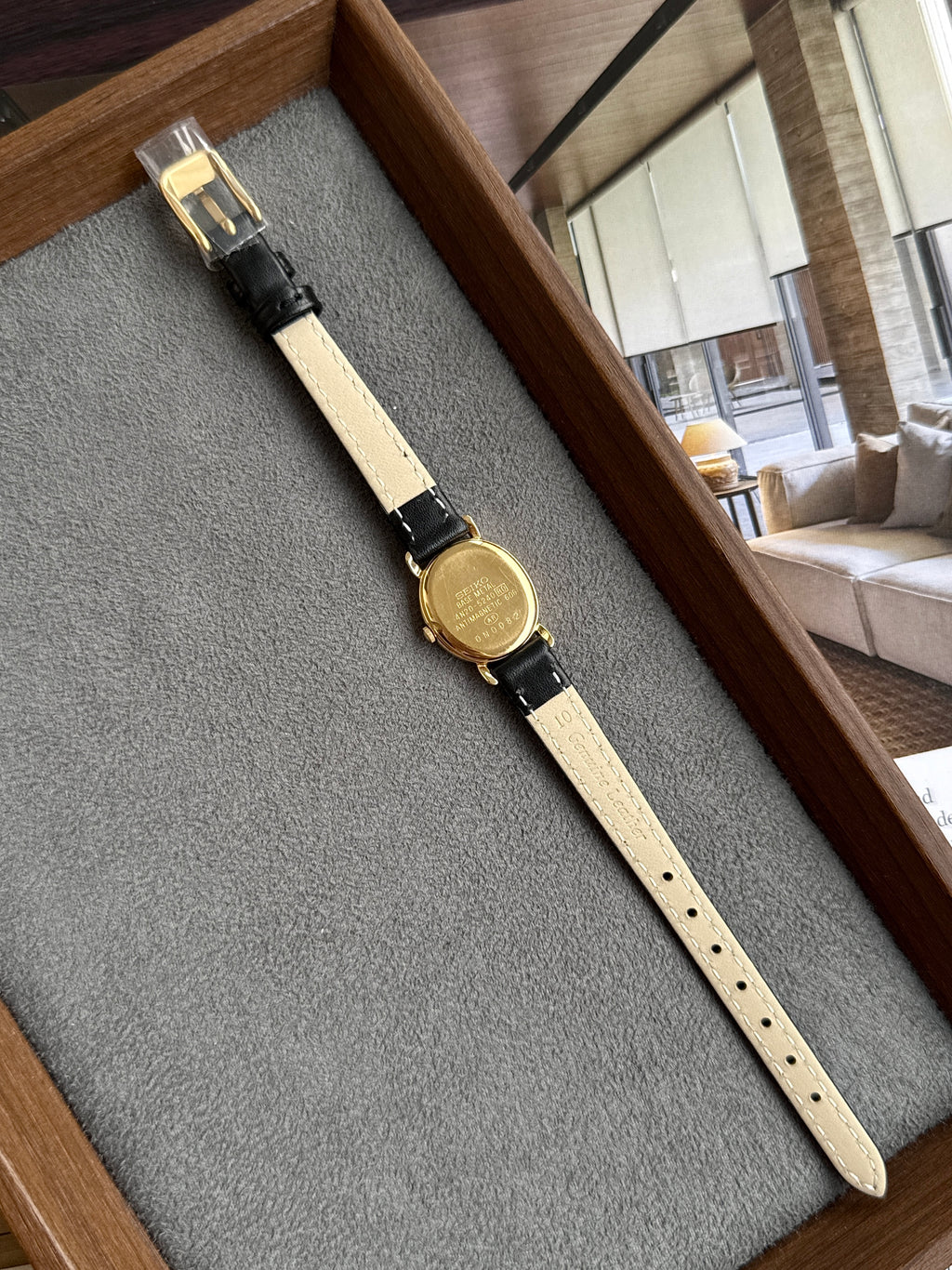Rare Vintage 1990-2000s Seiko Exceline Mother-of-pearl Oval Dial with Diamonds