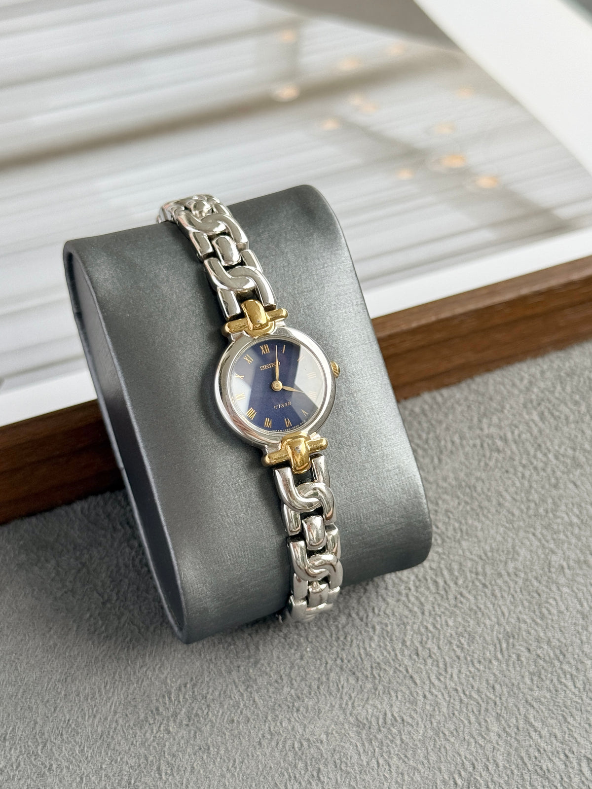 Vintage 1992 Seiko Tissé Blue Roman Dial with Convex Glass