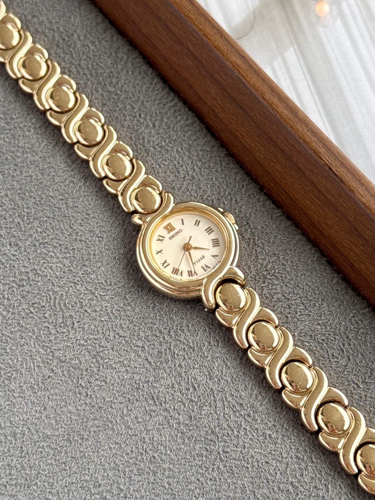 Vintage 1992 Seiko Tissé Champagne Gold Toned with Roman Dial