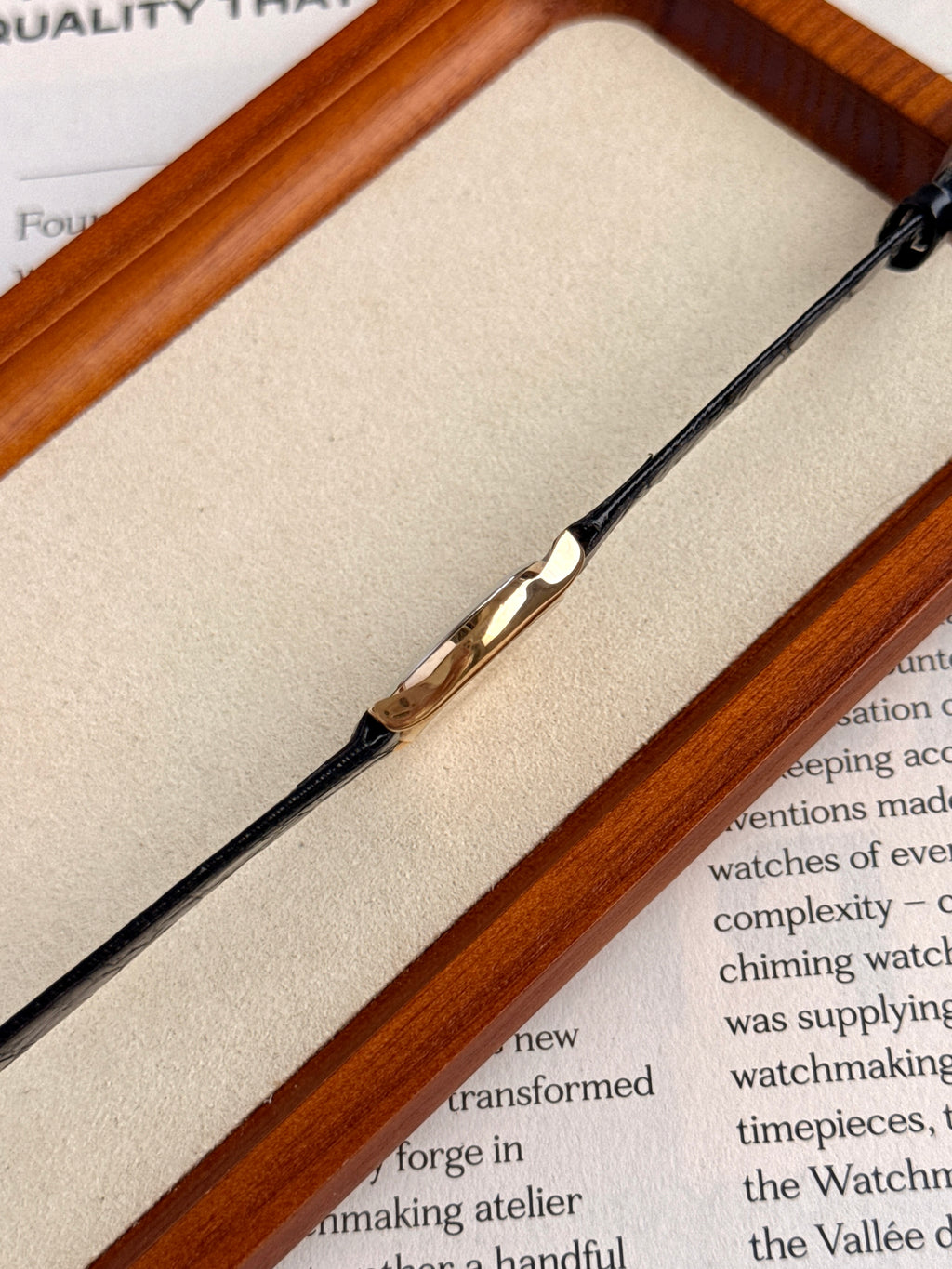 Rare Full Original Vintage Universal Geneve Gold-plated Sunburst Dial