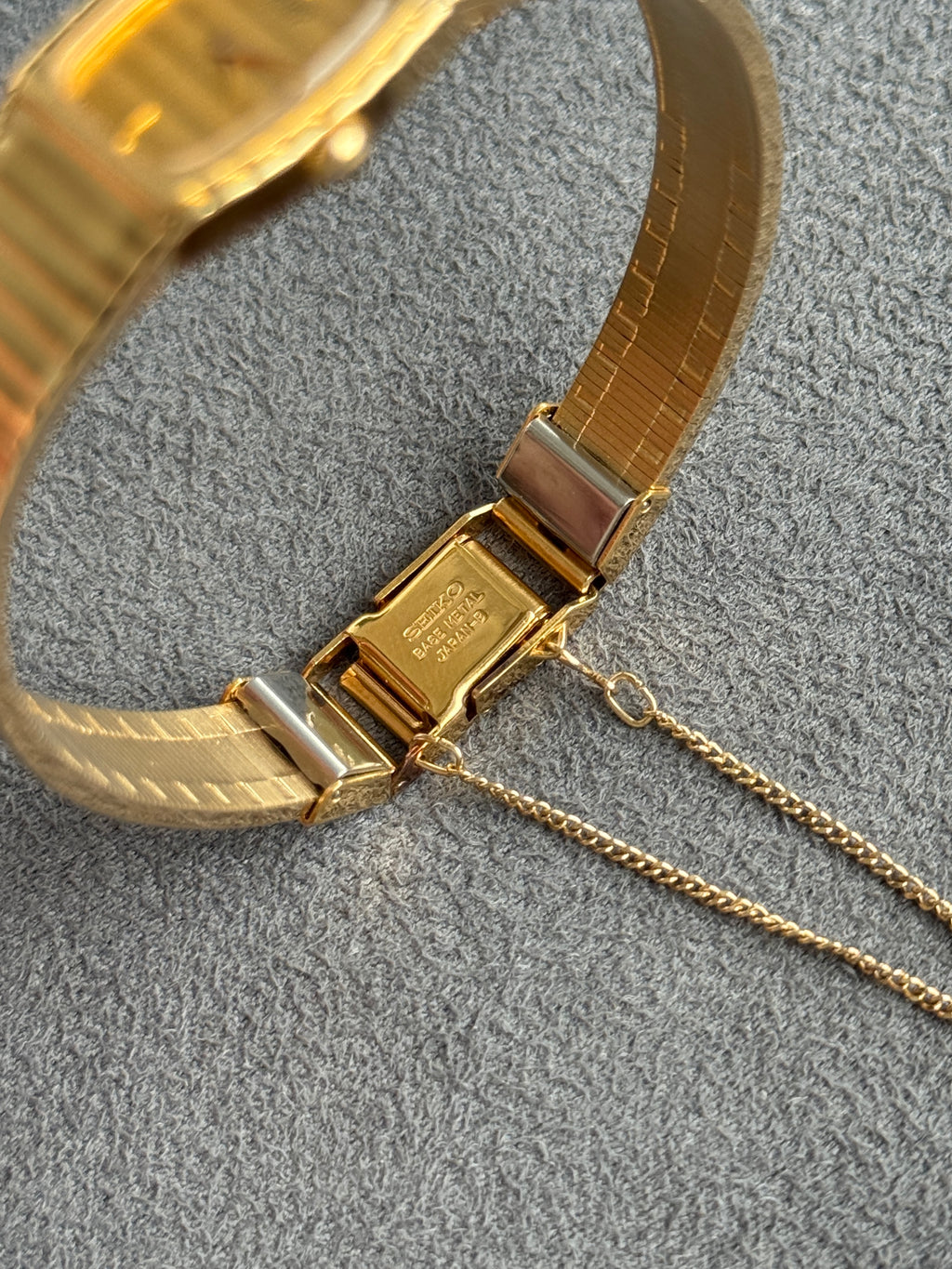 Rare Vintage 1985 Seiko ‘Polo’ Striped Gold Toned Metal Band Bracelet