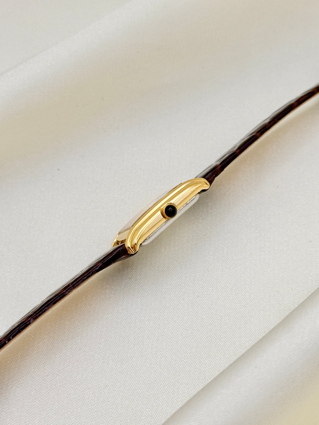 Estée Lauder Classic Roman Numerals Petite Tank