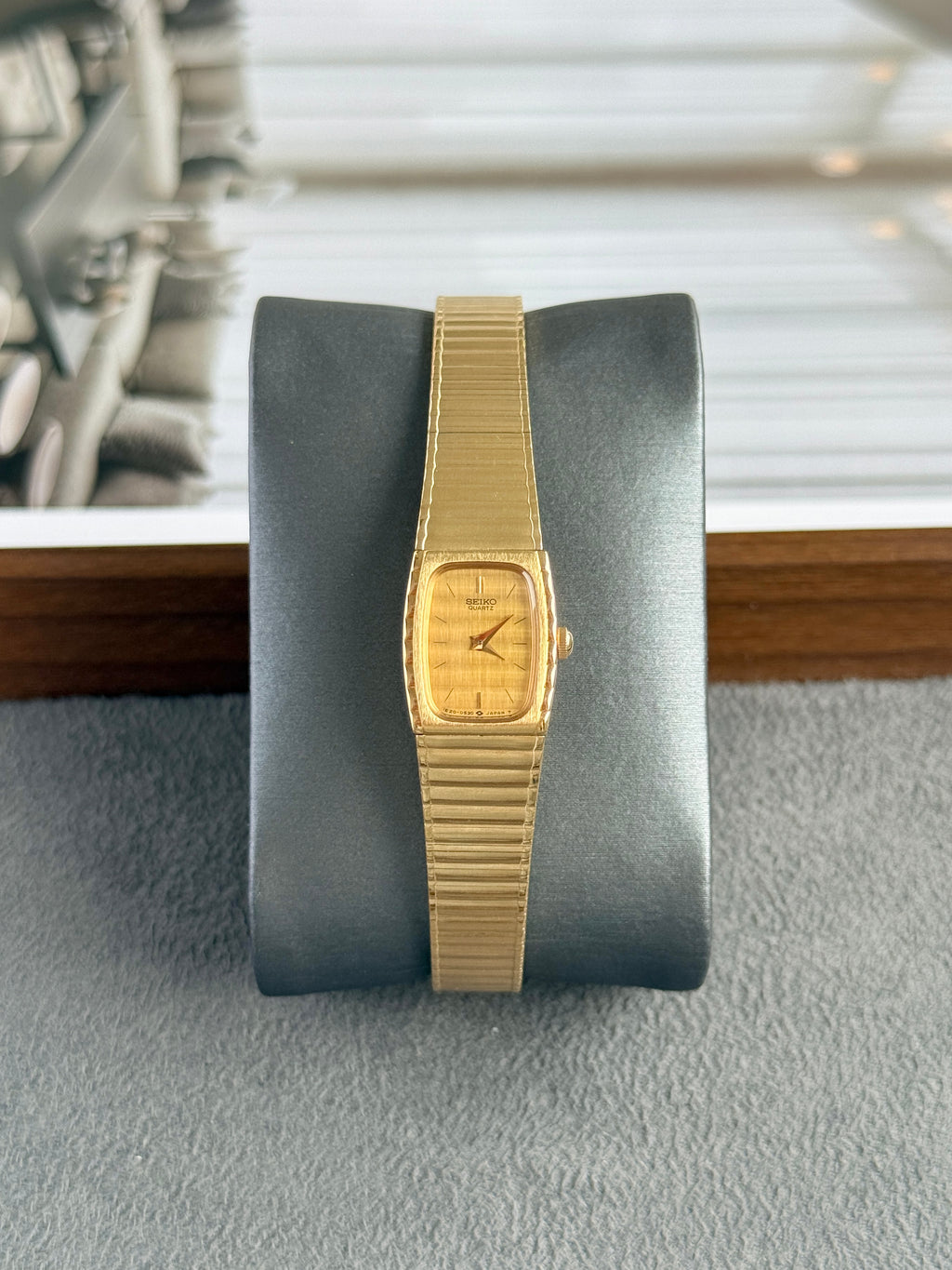 Rare Vintage 1985 Seiko ‘Polo’ Striped Gold Toned Metal Band Bracelet