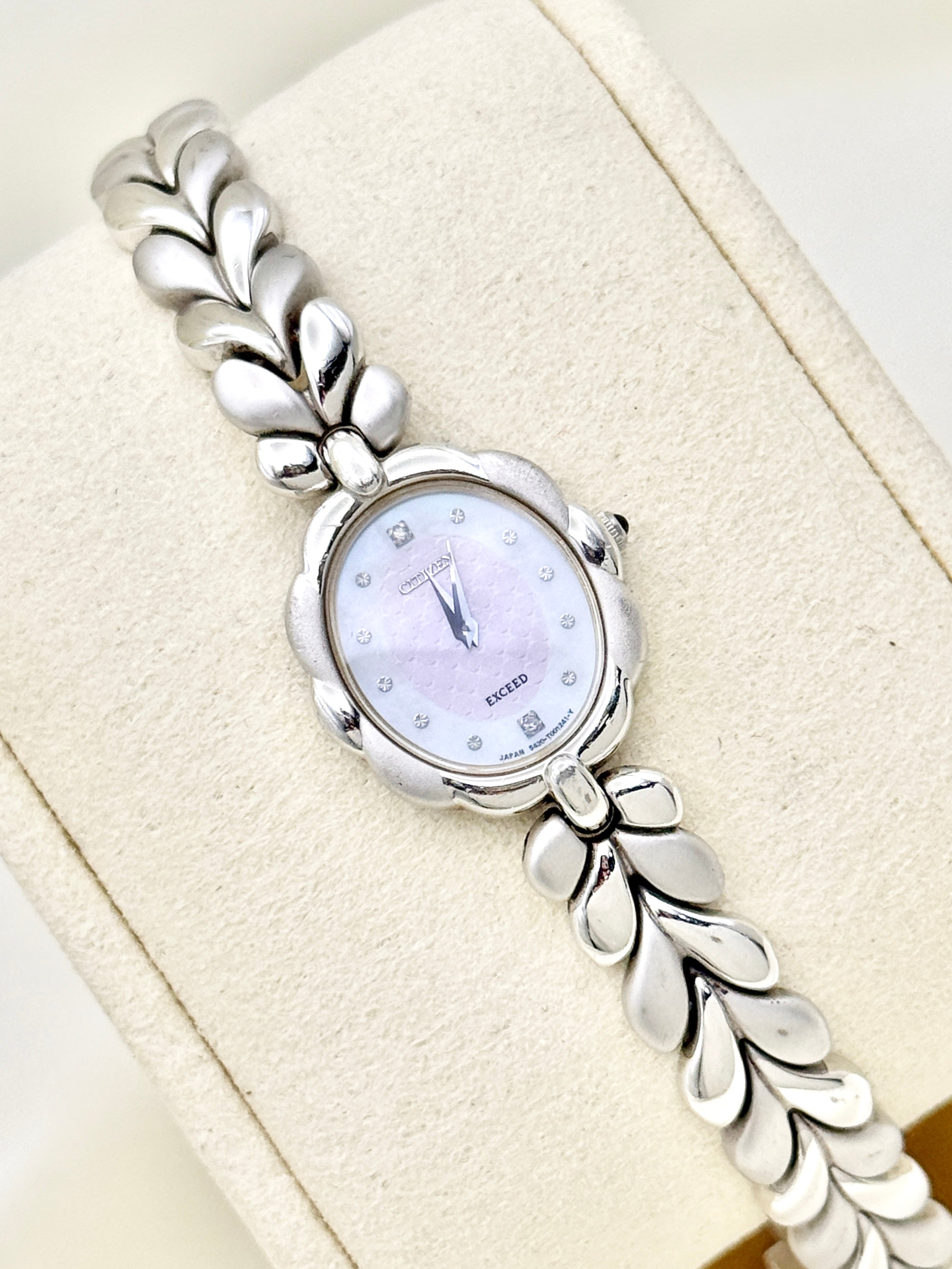 Vintage Citizen Exceed Silver Toned Oval Dial