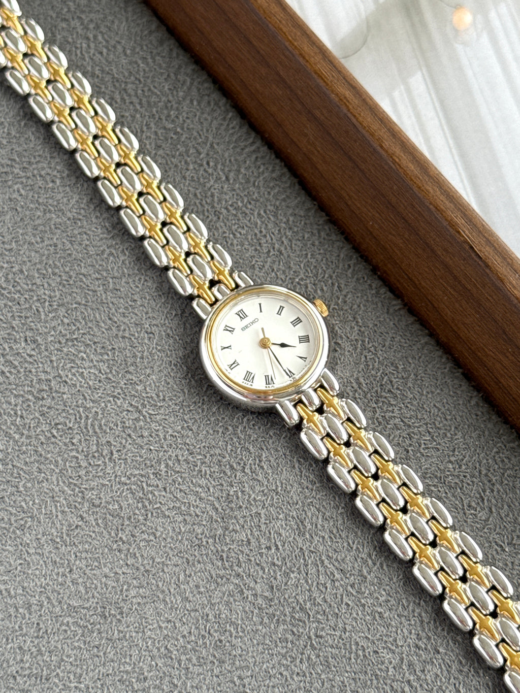 Vintage 1992 Seiko Tissé Two Toned with White Roman Dial