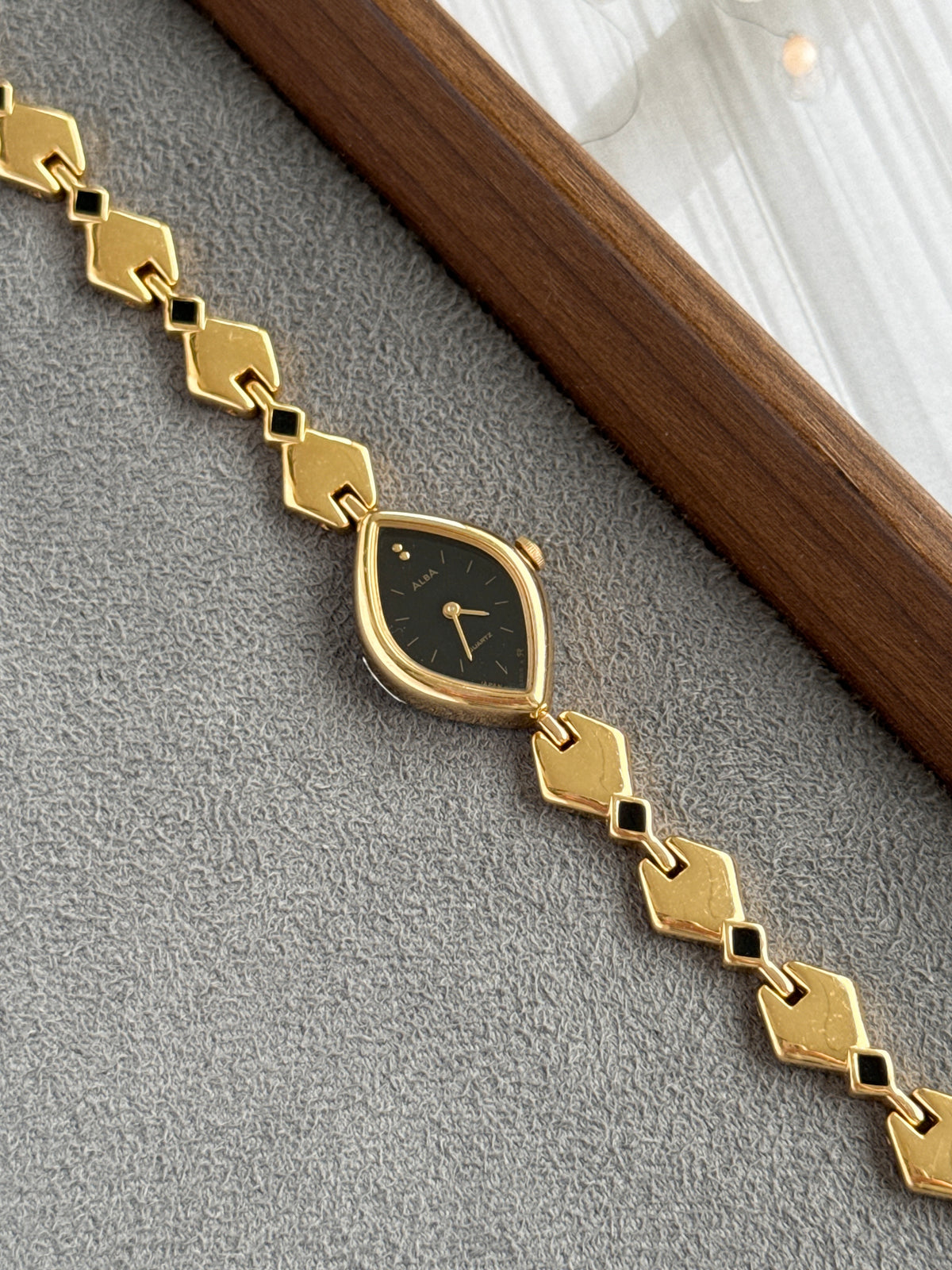 Rare Vintage 1990s ALBA by Seiko Gold Toned ‘Black Diamond’ Bracelet