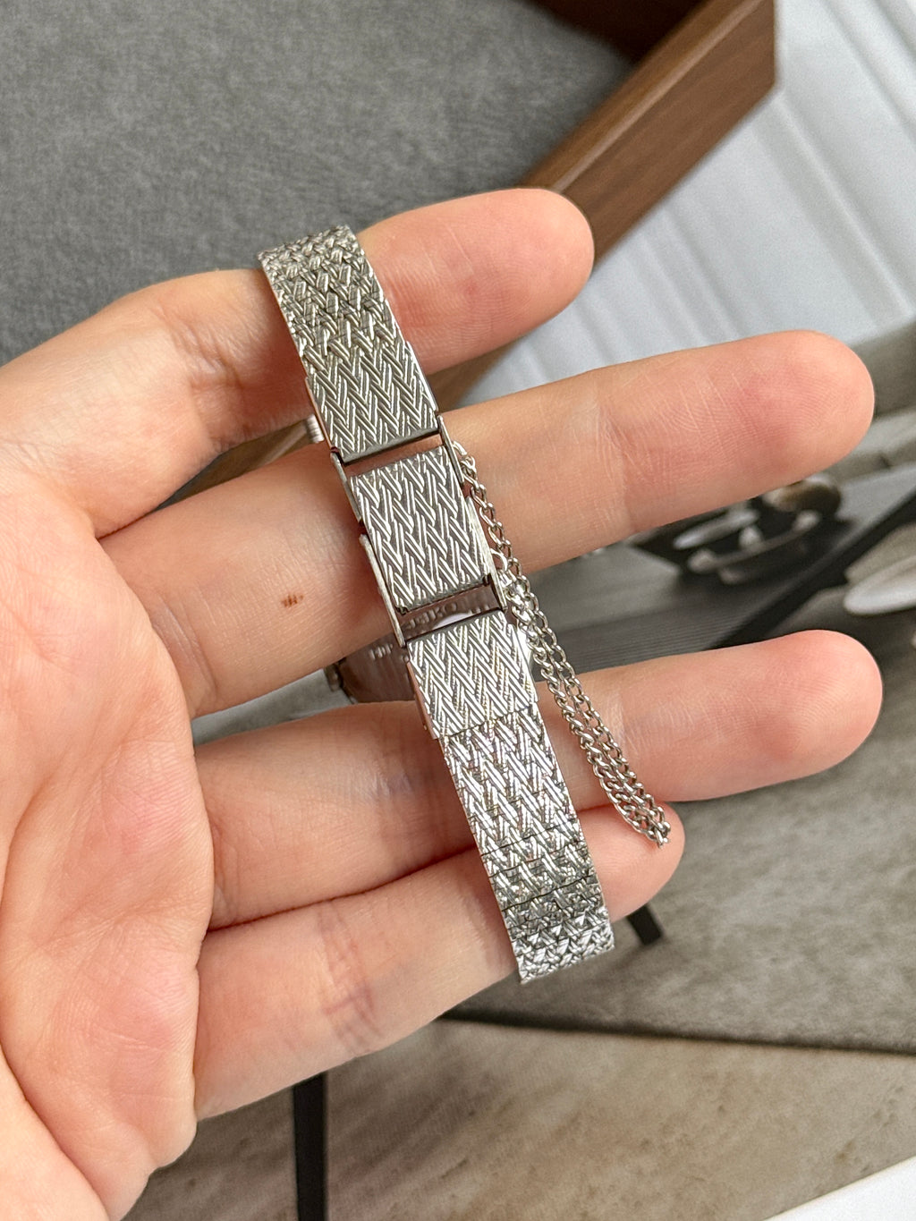 Vintage 1989 Seiko Octagonal Braided Silver Toned Metal Band Bracelet