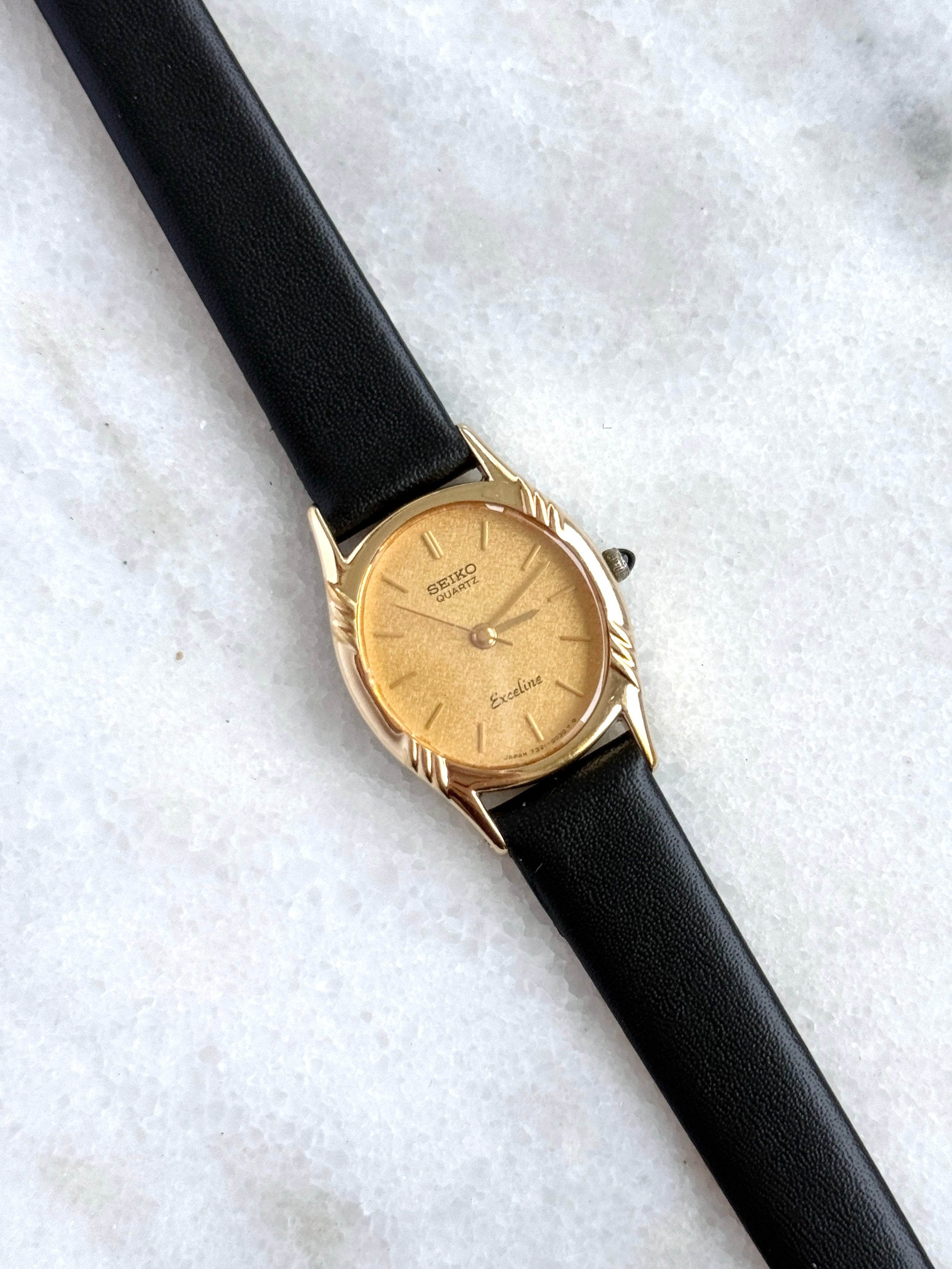 Vintage Seiko 1980s Exceline Gold-Plated Oval Gold Textured Dial