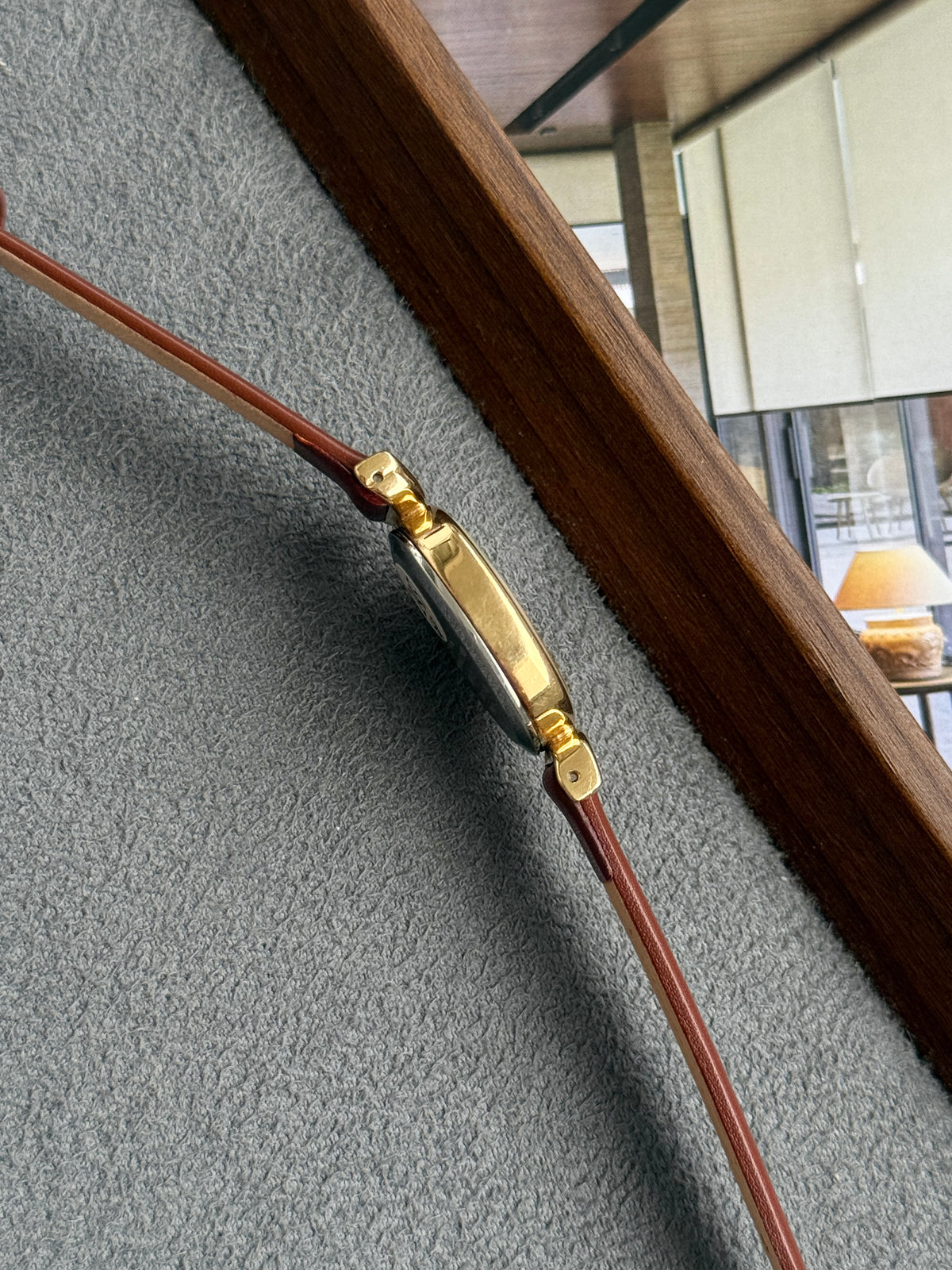 Rare Vintage 1980 Seiko Gold-Plated Oval Sunburst Brown Dial with Curved Lugs