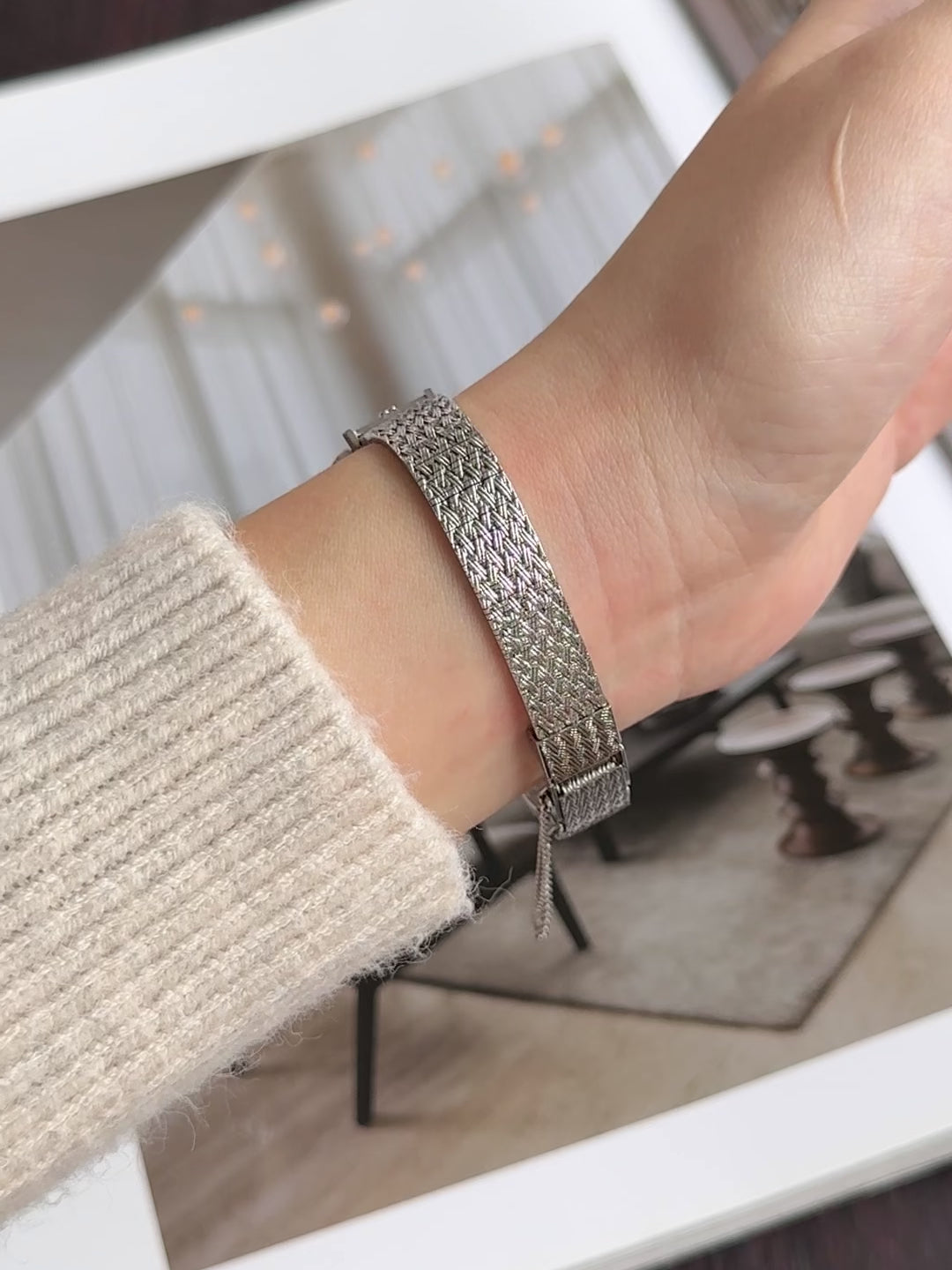 Vintage 1989 Seiko Octagonal Braided Silver Toned Metal Band Bracelet